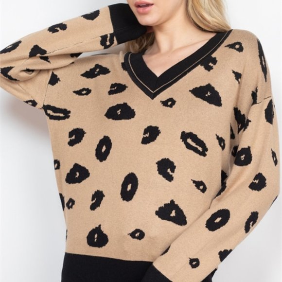 MODA ME COUTURE Tops - CASUAL DOLLZ Leopard Print Sweater Top